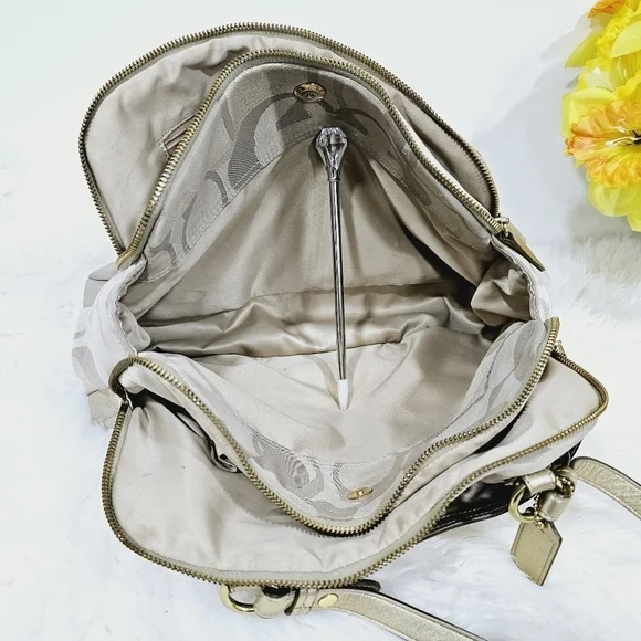 Coach Penelope signature satchel handbag cream and gold - Picture 8 of 11